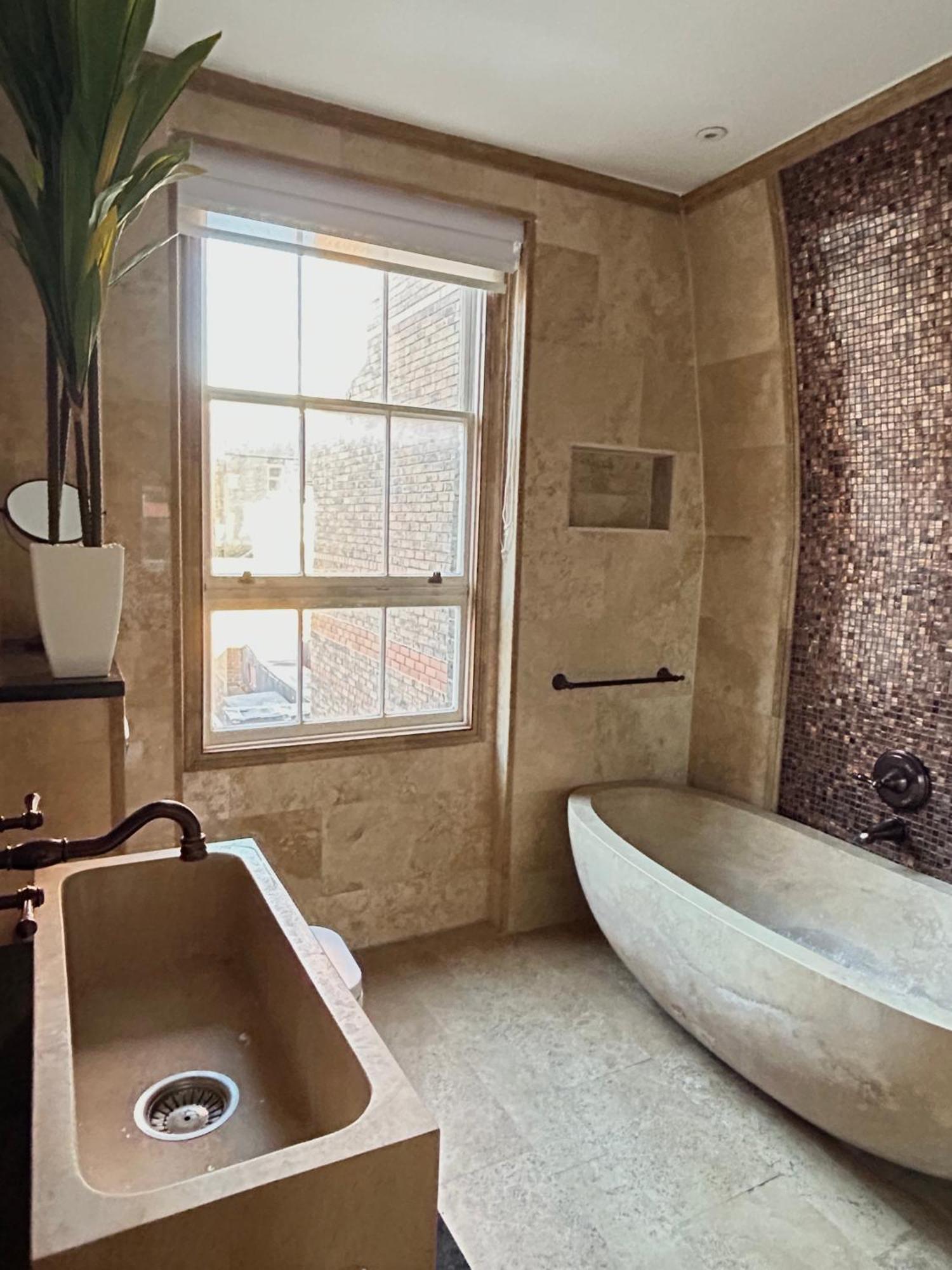 Mayfair - Two Bed, One Bath Appartamento
